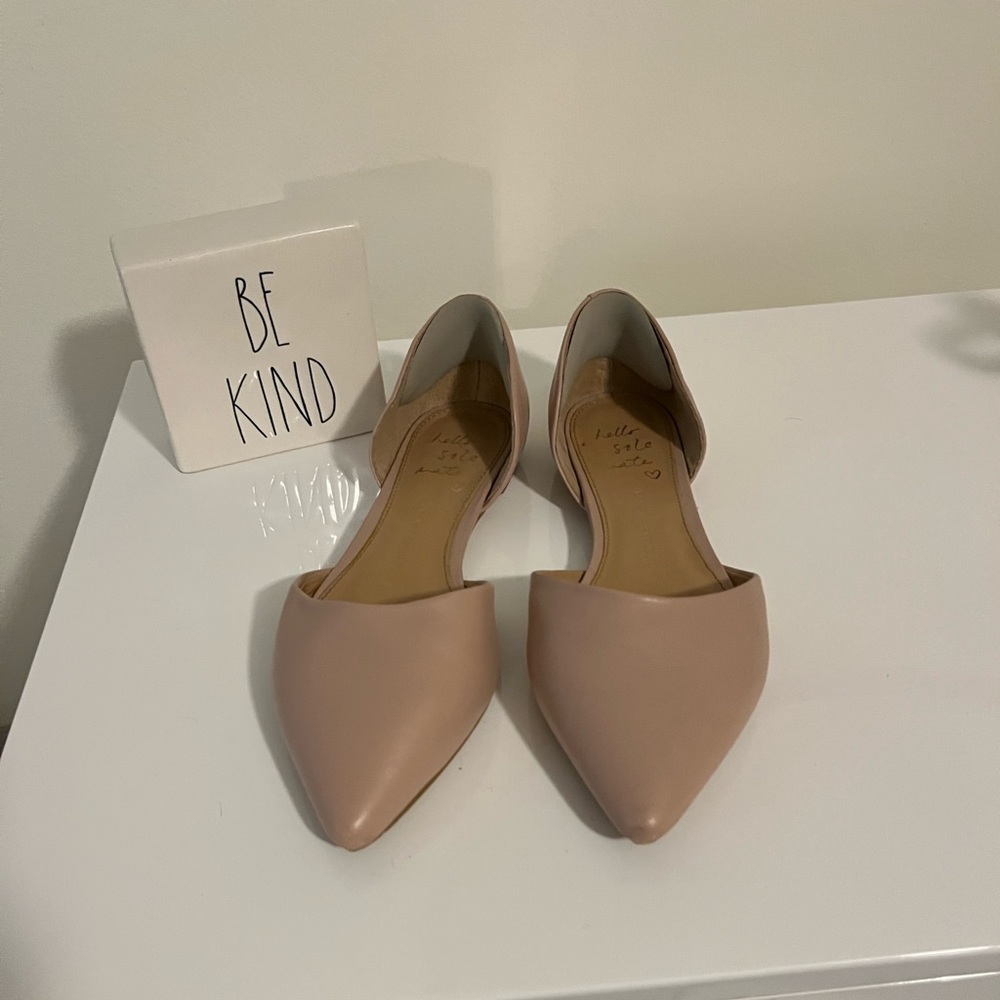 Banana Republic Nude Flats